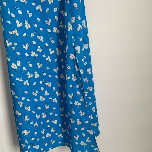 Beautiful Light Blue with Flower Dress M - Picture 5 of 8